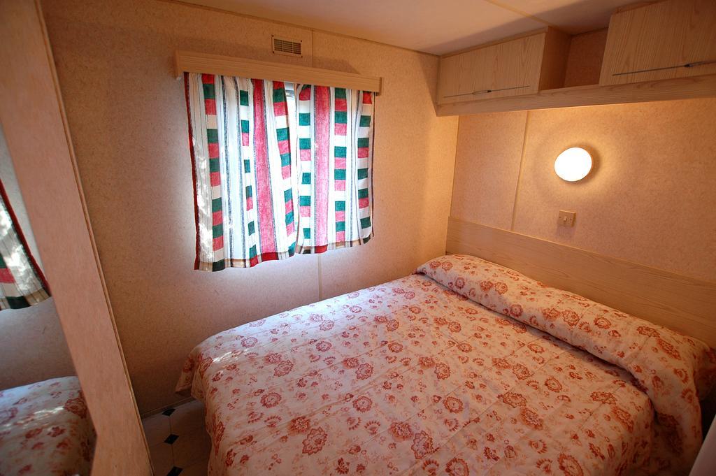 Hotel Camping Europa 2 Capoliveri  Zimmer foto